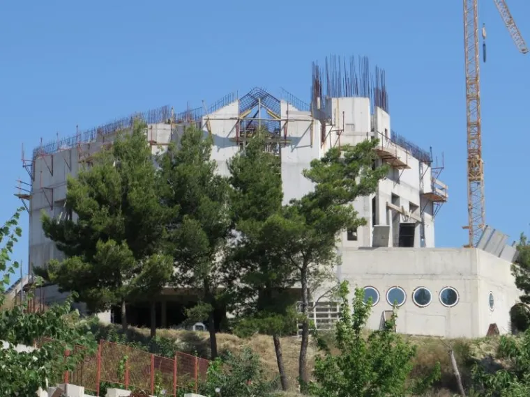 UBOJSTVO U SPLITU: Mu&scaron;karac ubio suprugu pa se objesio u obližnjoj crkvi