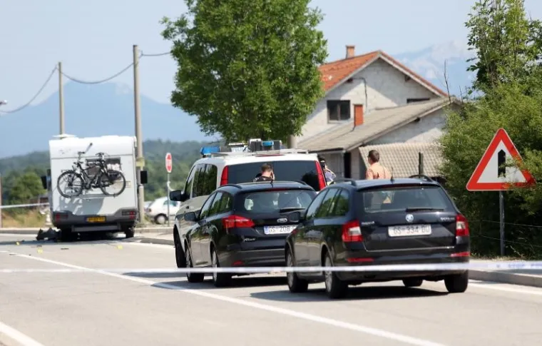 STRAVIČNI PROZORI: U te&scaron;koj nesreći u Ličkom Cerju poginuli su žena i dijete