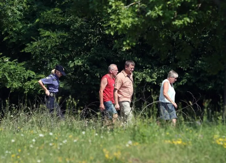 STRAVIČNI PROZORI: U te&scaron;koj nesreći u Ličkom Cerju poginuli su žena i dijete