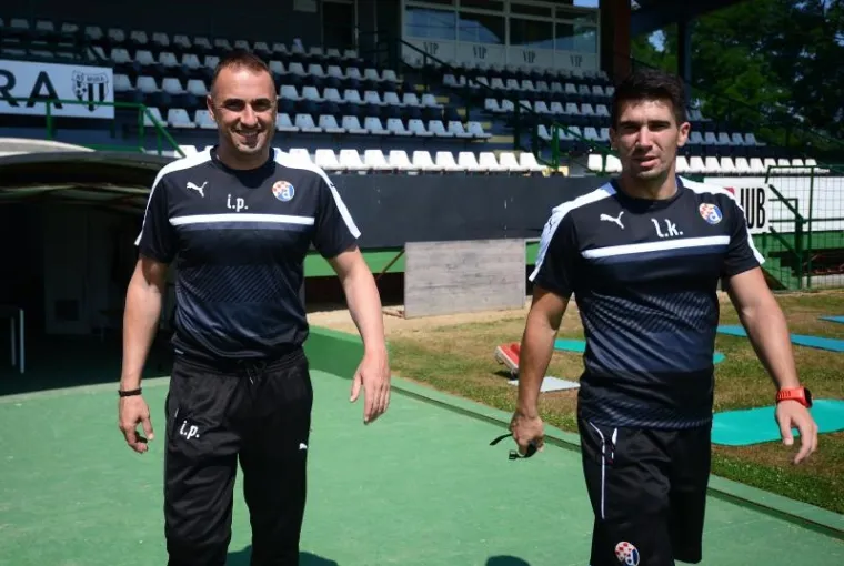 ODRADILI TRENING PO NAJVEĆOJ VRUĆINI: Igrači Dinama su spas od toplotnog udara potražili u kanti su vodom