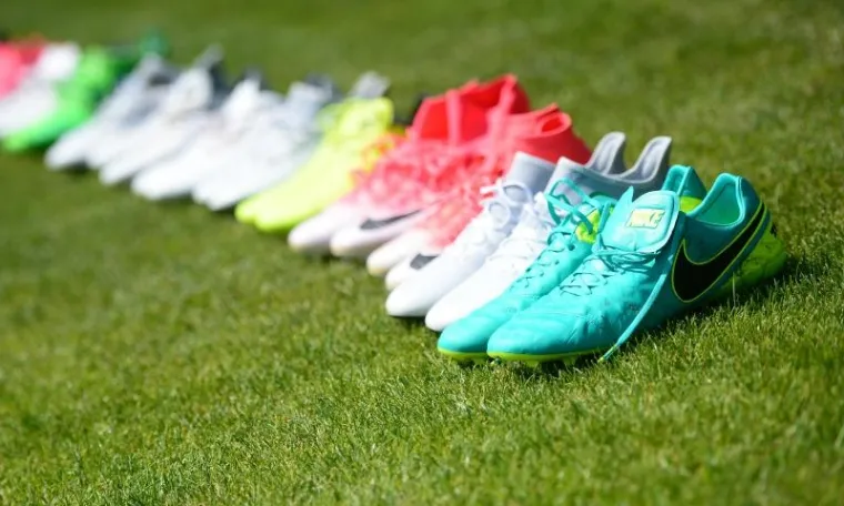 ODRADILI TRENING PO NAJVEĆOJ VRUĆINI: Igrači Dinama su spas od toplotnog udara potražili u kanti su vodom