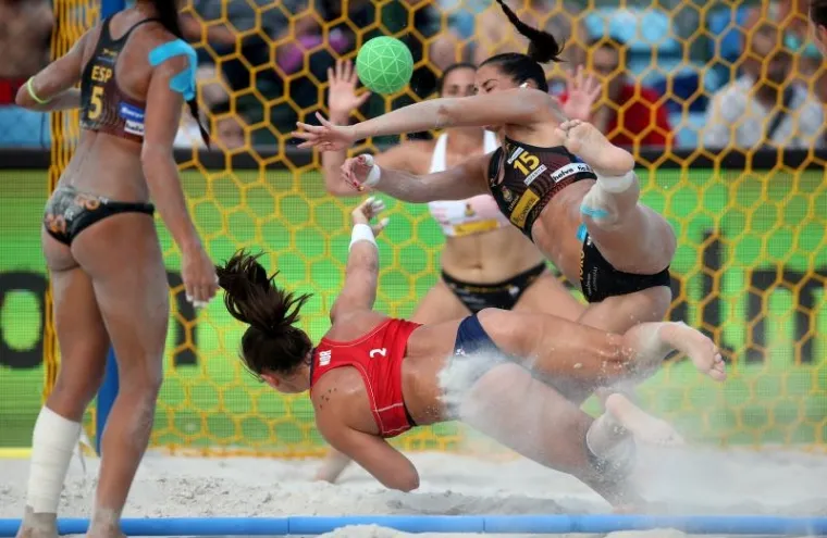 ATRAKTIVNE RUKOMETA&Scaron;ICE ZAPALILE JARUN: Danas je bilo jako, jako vruće na zagrebačkom pijesku