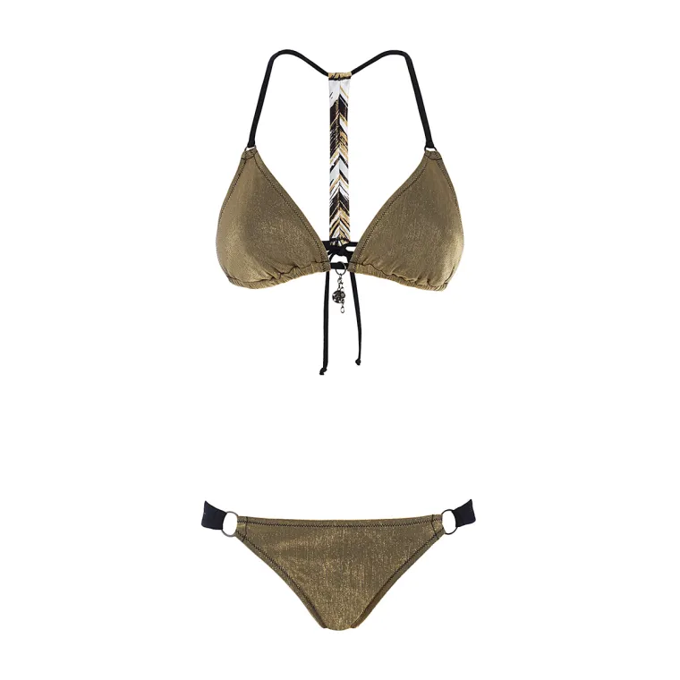 Ekscentričan print bikinija i trikinija od laminirane svile i zlatnog tila idealan je recept za nezaboravan beach party outfit, dok tropske boje i brazilske gaćice savršeno predstavljaju bezbrižan duh Ibize. (Gornji dio 249,00 kuna, donji dio 139,00 kuna)