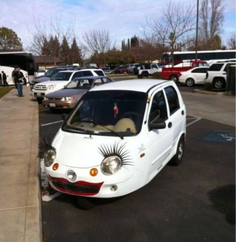 OPREZ, ŽENE ZA VOLANOM! Vozačice dokazale da i one mogu biti jednako nesposobne kao i mu&scaron;karci