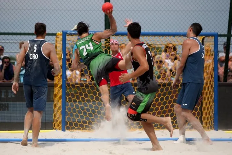 HRVATIMA BRONCA: Rukometaši na pijesku proslavili medalju, naslov osvojili Španjolci i Norvežanke