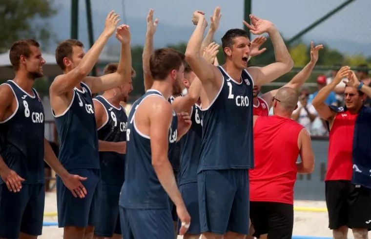 HRVATIMA BRONCA: Rukometaši na pijesku proslavili medalju, naslov osvojili Španjolci i Norvežanke