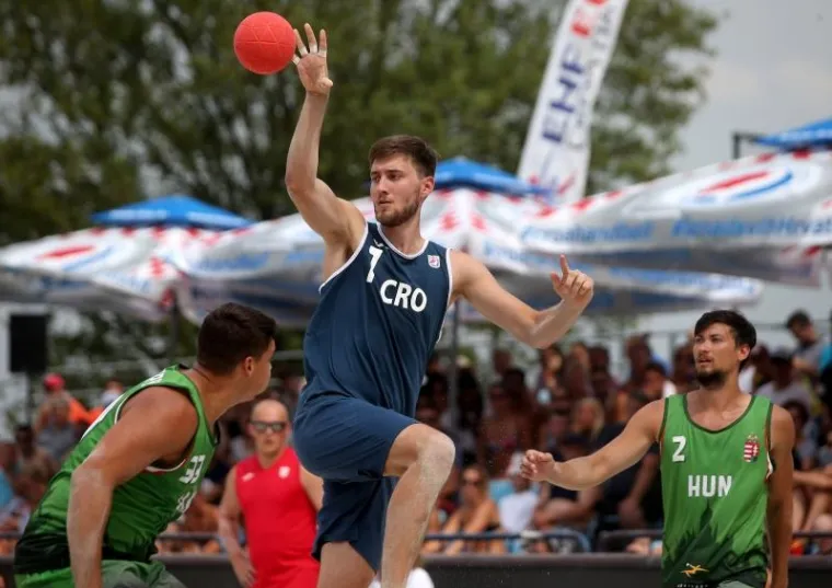 HRVATIMA BRONCA: Rukometa&scaron;i na pijesku proslavili medalju, naslov osvojili &Scaron;panjolci i Norvežanke