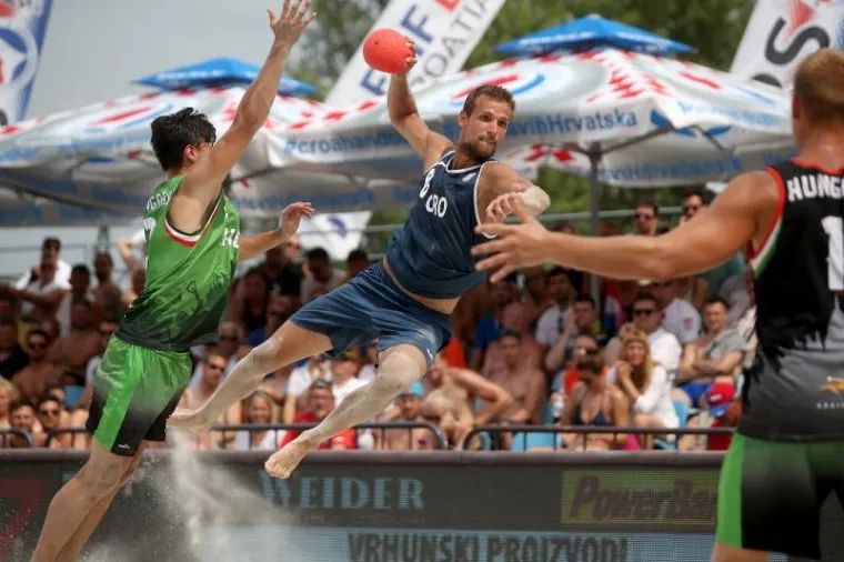 HRVATIMA BRONCA: Rukometa&scaron;i na pijesku proslavili medalju, naslov osvojili &Scaron;panjolci i Norvežanke