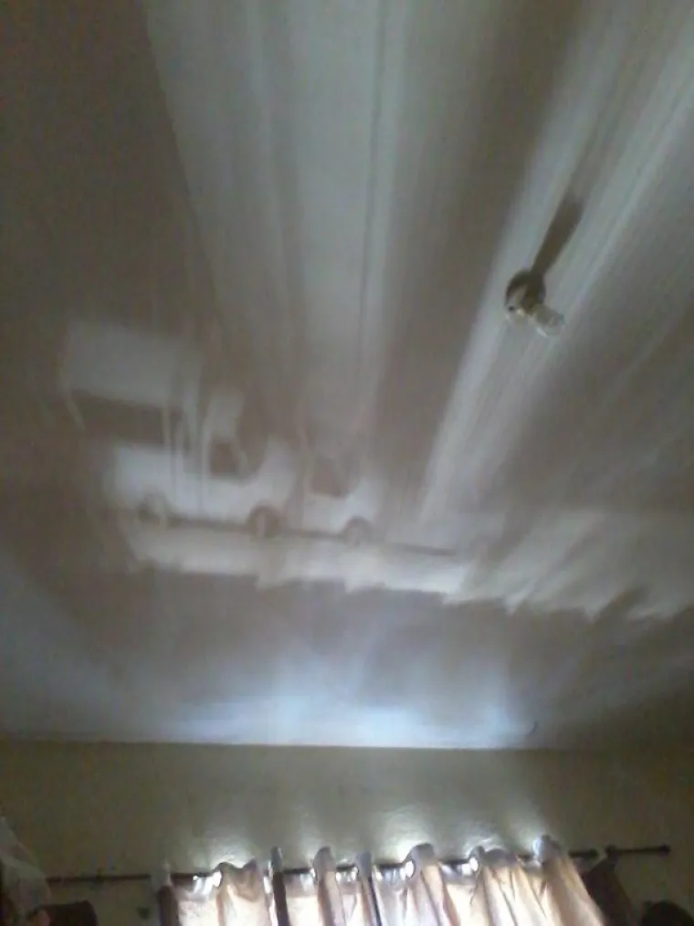 Zavjesa tvori kamion.