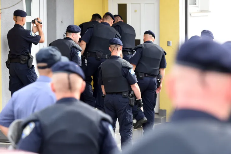 &Scaron;enkovac: Policija i ovrhovoditelji proveli deložaciju obitelji Potočnjak