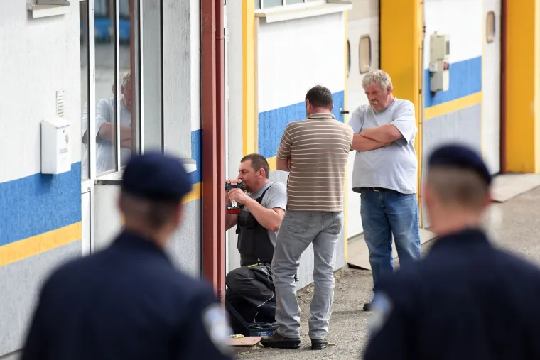 &Scaron;enkovac: Policija i ovrhovoditelji proveli deložaciju obitelji Potočnjak