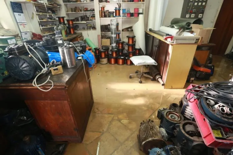 POPLAVA U SPLITU: Pukla cijev, Gripe bez vode