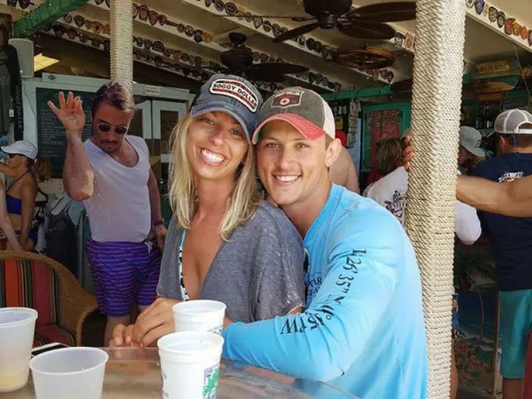 SAMO SU HTJELI MAKNUTI GOLAĆA IZ POZADINE: Evo kako su njihov zahtjev riješili maštoviti internetski zafrkanti