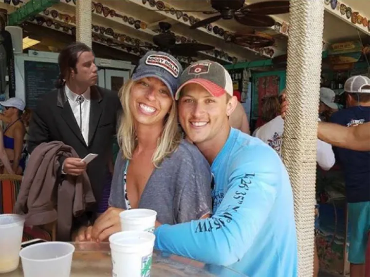 SAMO SU HTJELI MAKNUTI GOLAĆA IZ POZADINE: Evo kako su njihov zahtjev riješili maštoviti internetski zafrkanti