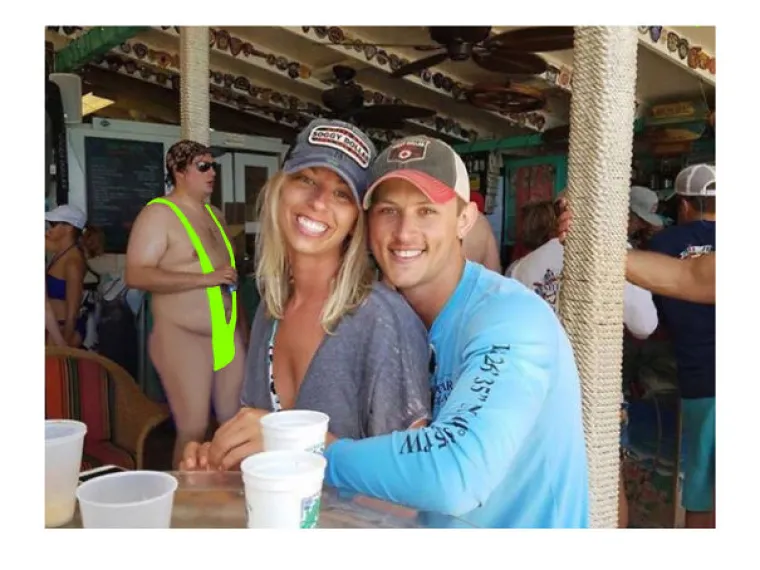 SAMO SU HTJELI MAKNUTI GOLAĆA IZ POZADINE: Evo kako su njihov zahtjev riješili maštoviti internetski zafrkanti