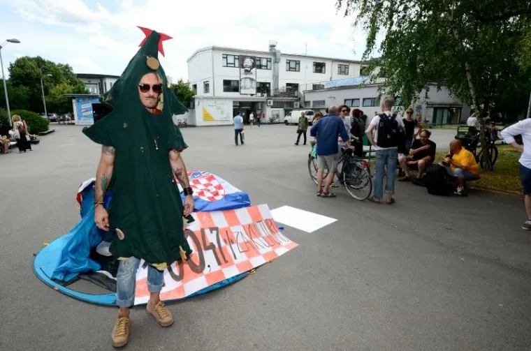 NOVI PROSVJED U SAVSKOJ: Niknuo još jedan šator, ovaj put ustali branitelji kulture