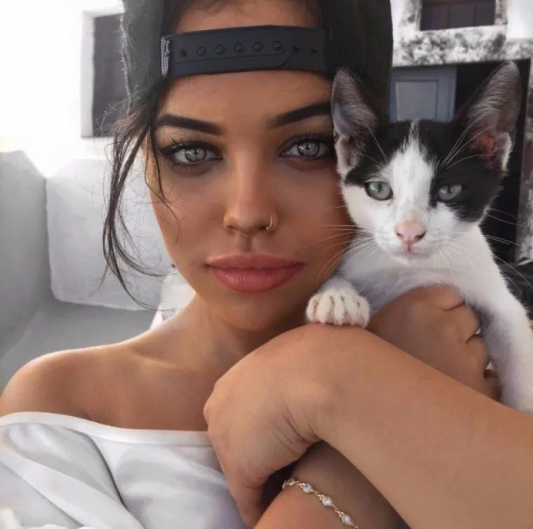 NEOSPORNO SEKSI: Mislite li da je prirodno uvijek ljep&scaron;e ove cure će vas razuvjeriti