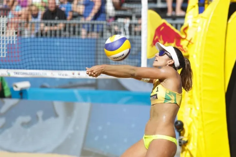 SEKSI DO BOLA: Uvjerite se još jednom zašto je odbojka na pijesku jedan od najatraktivnijih sportova