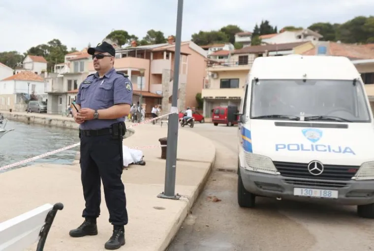 U Tisnom u moru pronađen le&scaron; mu&scaron;karca