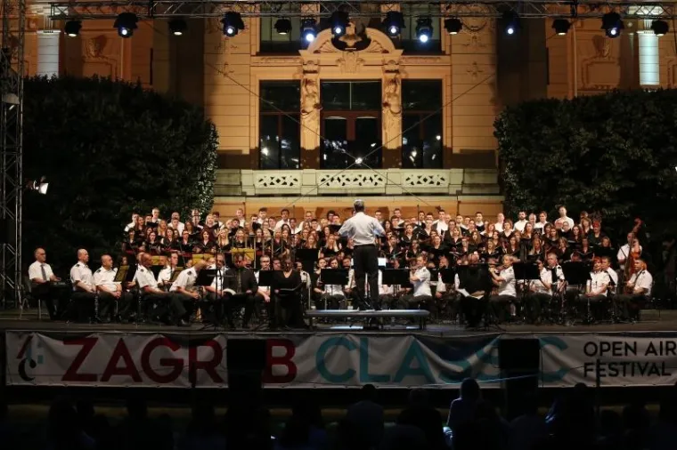 PUHAČI ORKESTAR  OS RH, ZBOROVI... Monumetalna izvedba Carmine Burane na Tomislavcu