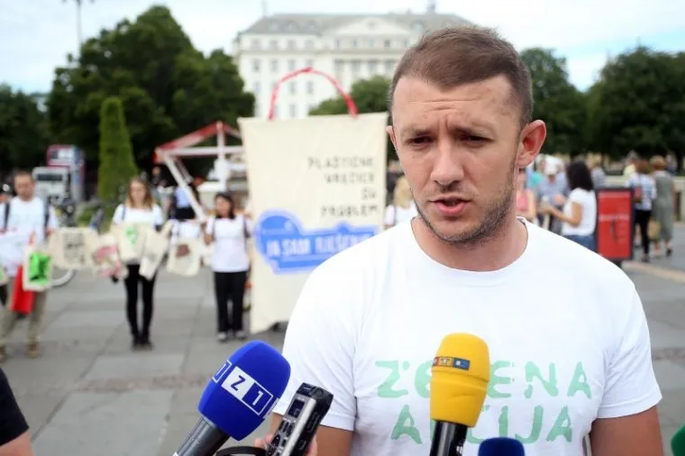 Performans Zelene akcije: ukazali na veliku potro&scaron;nju plastičnih vrećica