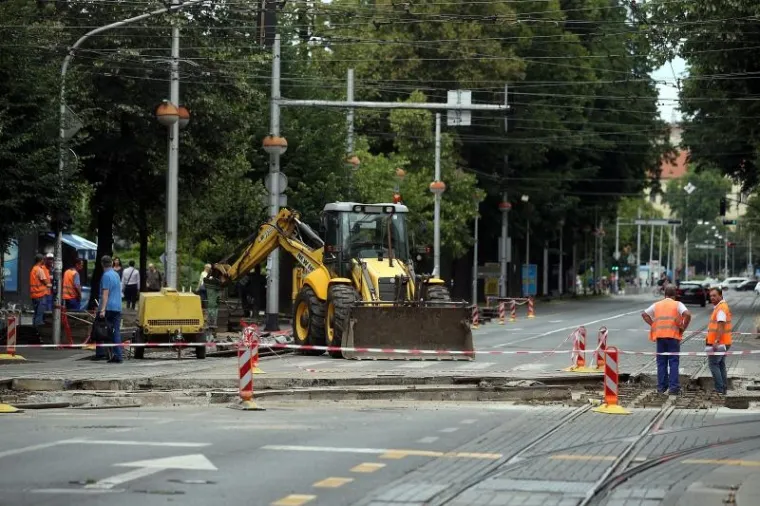 KRIŽANJE OD KOJEG BOLI GLAVA: Radovi u središtu Zagreba izazvali velike gužve