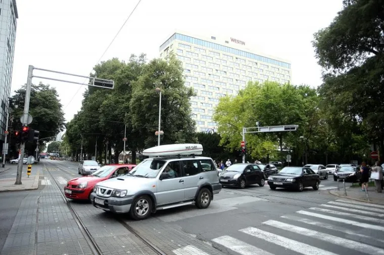 KRIŽANJE OD KOJEG BOLI GLAVA: Radovi u središtu Zagreba izazvali velike gužve