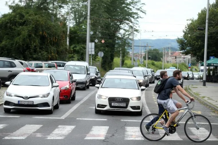 KRIŽANJE OD KOJEG BOLI GLAVA: Radovi u središtu Zagreba izazvali velike gužve