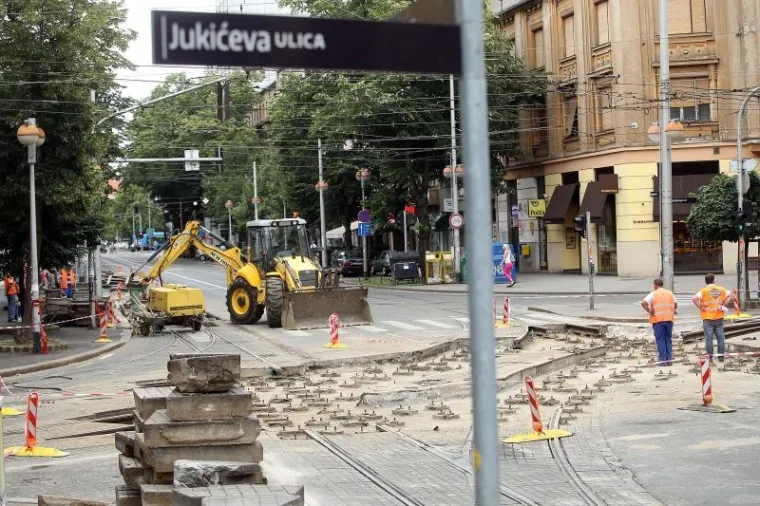 KRIŽANJE OD KOJEG BOLI GLAVA: Radovi u središtu Zagreba izazvali velike gužve