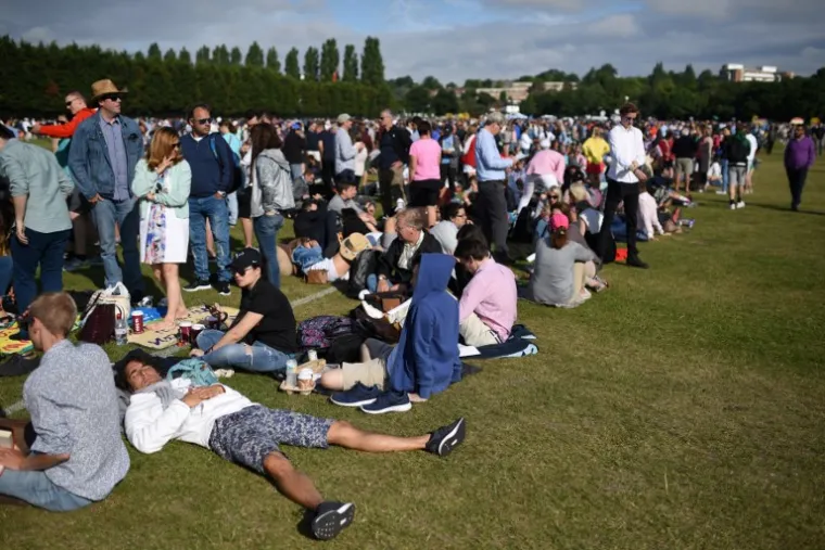 GLEDALI BI MEČEVE U WIMBLEDONU? Stanite, sjednite ili legnite u red jer gužva ondje izgleda ovako