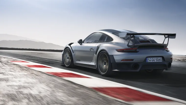 PORSCHE 911 GT2 RS: Zvijer sa 700 konja upravo je ludo brza