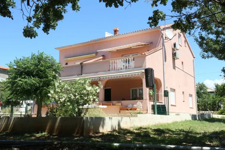 Kuća u kojoj je Srđan Smojver ubio Sini&scaron;u Rakića