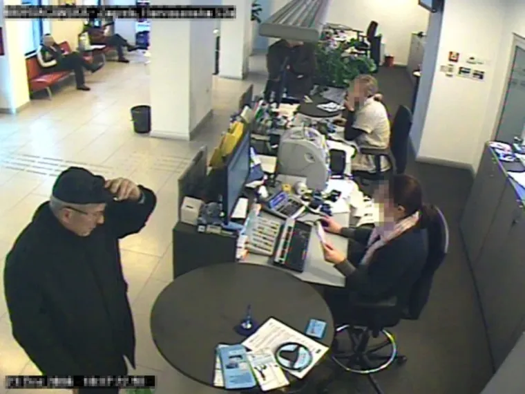 Prepoznajete li ovog čovjeka: s krivotvorenim dokumentima u bankama podizao velike količine novca