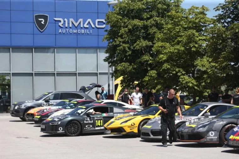 Sudionici utrke Rally Gumball 3000 sa skupocjenim automobilima posjetili tvornicu Rimac Automobili.