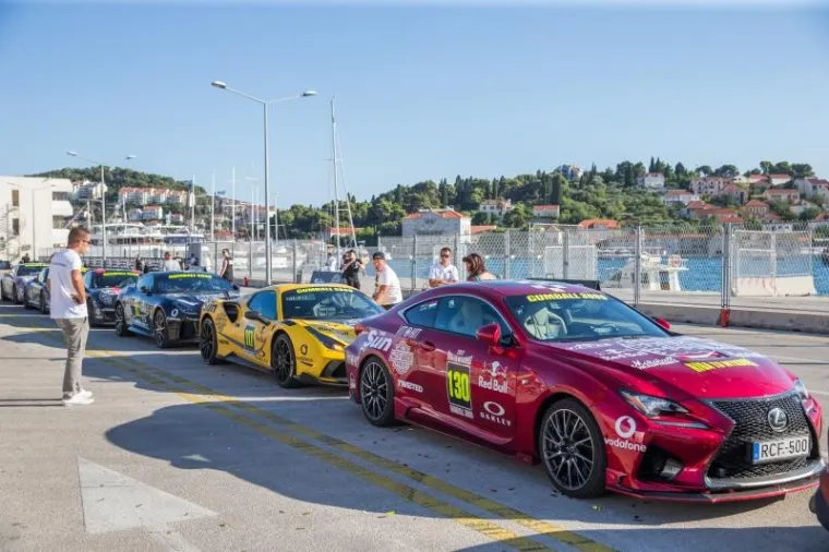 KARAVANA STIGLA U DUBROVNIK: Pogledajte skupocjene jurilice od kojih će vam se zavrtjeti u glavi