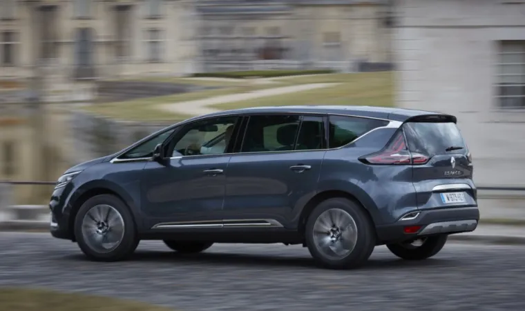 NOVA BOJA, NOVI NAPLATCI... Mnogo je toga novog na Espaceu, no najveća je novost ispod poklopca motora