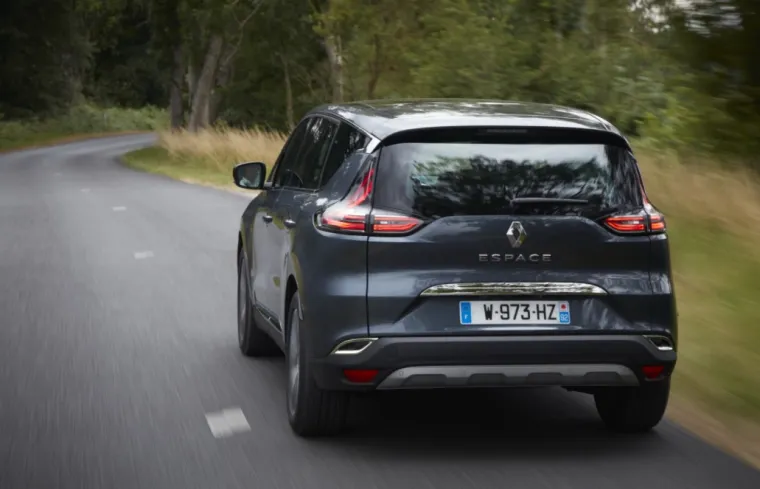 NOVA BOJA, NOVI NAPLATCI... Mnogo je toga novog na Espaceu, no najveća je novost ispod poklopca motora