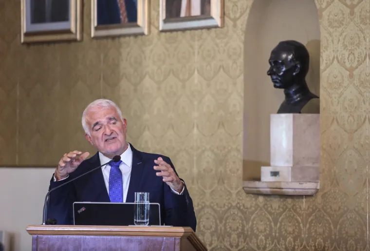 U HAZU održan okrugli stol na temu "Za&scaron;to cijepljenje nema alternativu"