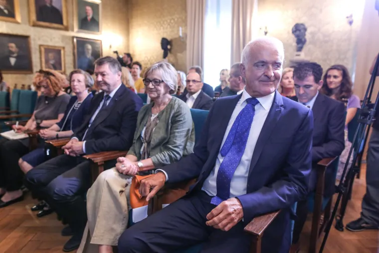 U HAZU održan okrugli stol na temu "Za&scaron;to cijepljenje nema alternativu"