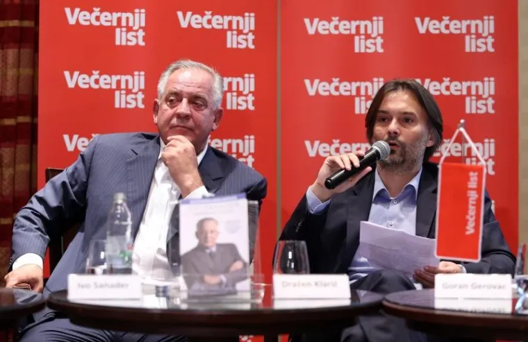 U hotelu Regent Esplanade održana je promocija knjige biv&scaron;eg premijera Ive Sanadera, koju je izdao Večernji list. Knjiga nosi naziv "Doba politike - detuđmanizacija".