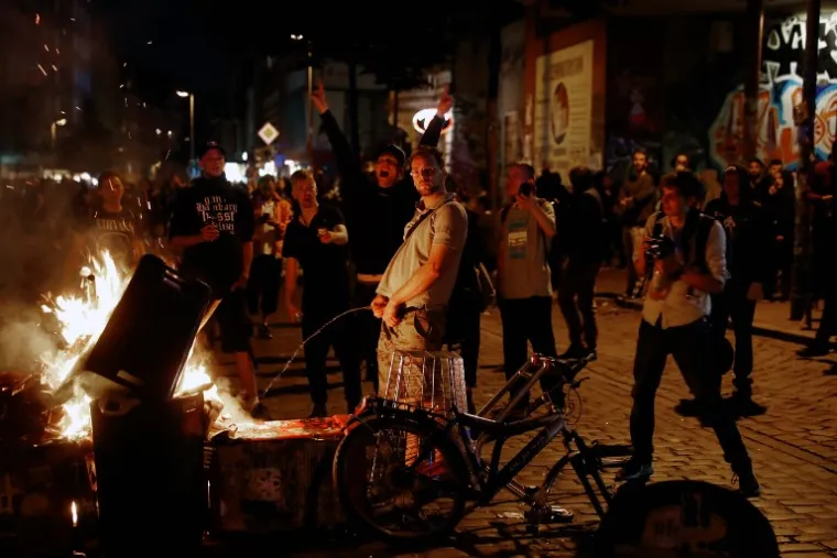 PROSVJED UOČI SUMMITA G20: U sukobu s antikapitalističkim prosvjednicima i anarhistima ozlijeđeno 76 policajaca