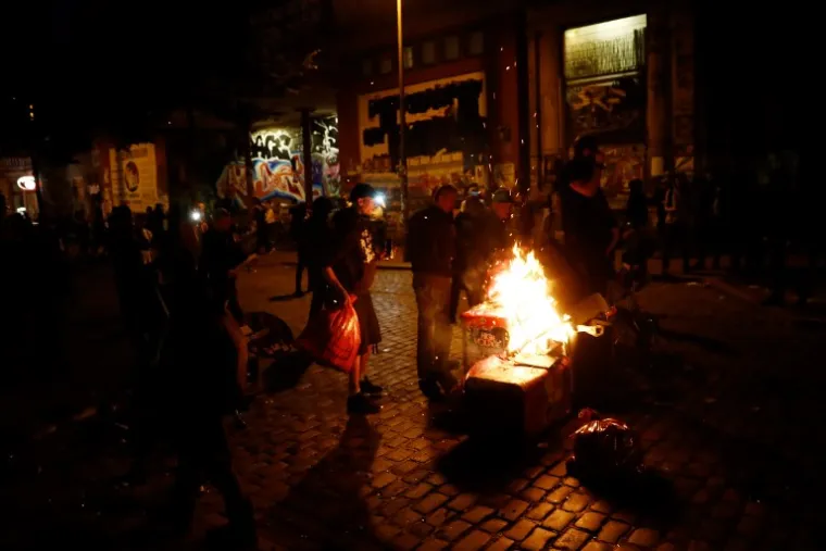 PROSVJED UOČI SUMMITA G20: U sukobu s antikapitalističkim prosvjednicima i anarhistima ozlijeđeno 76 policajaca