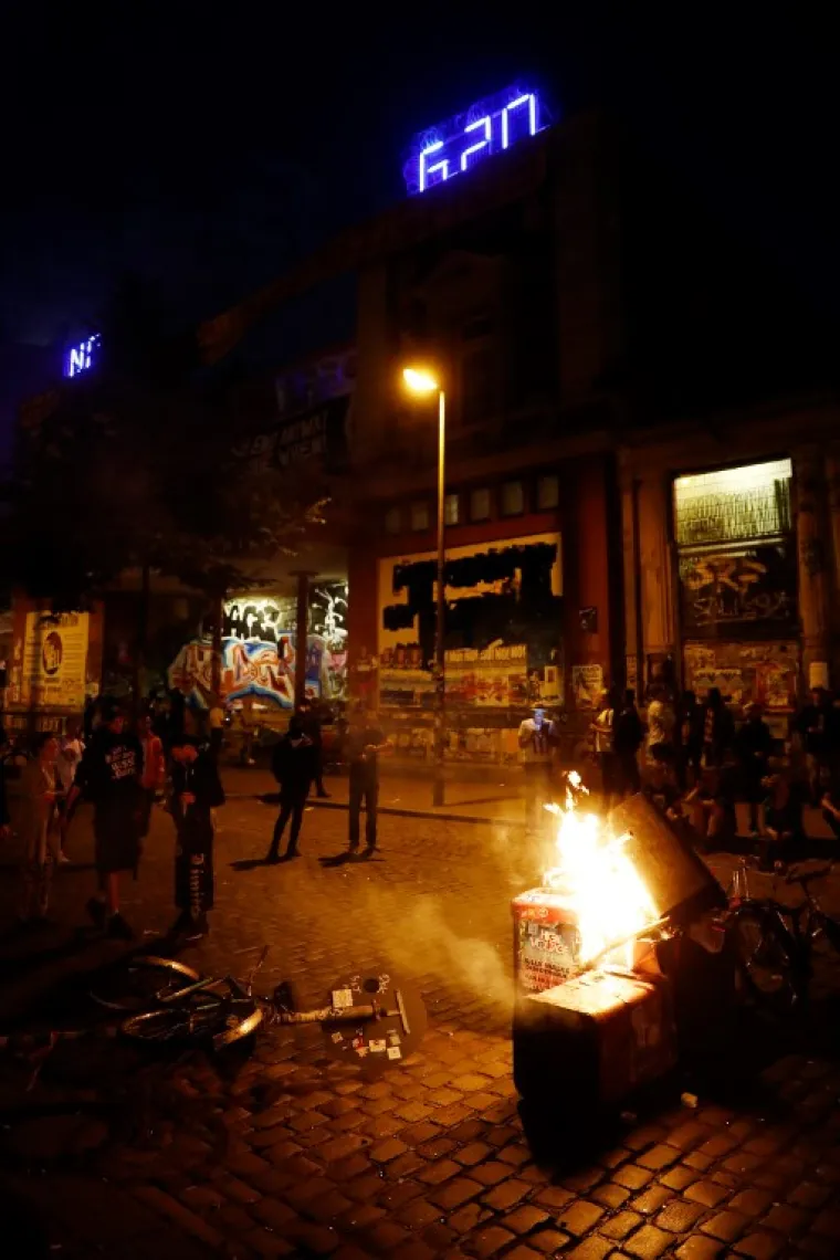 PROSVJED UOČI SUMMITA G20: U sukobu s antikapitalističkim prosvjednicima i anarhistima ozlijeđeno 76 policajaca