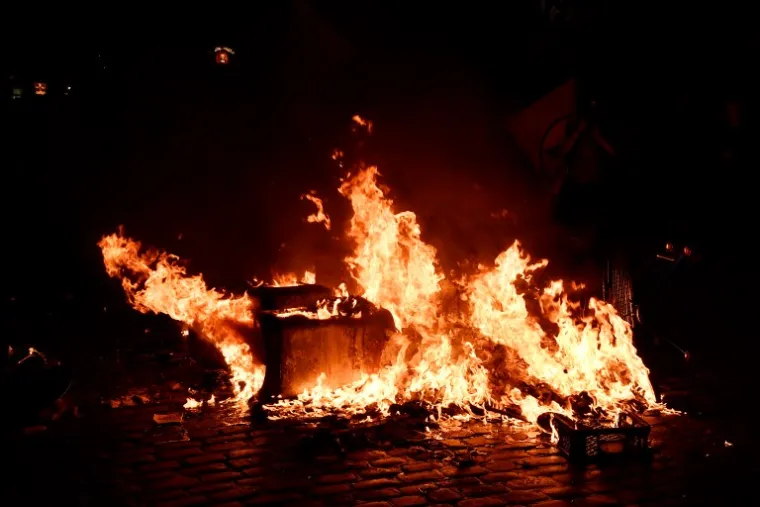 PROSVJED UOČI SUMMITA G20: U sukobu s antikapitalističkim prosvjednicima i anarhistima ozlijeđeno 76 policajaca