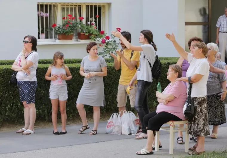 EKSPLOZIJA U ZAGREBU: Gorjelo na osmom katu stambene zgrade u Feren&scaron;čici