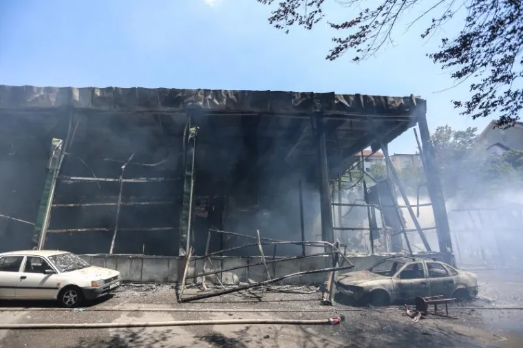 VATRA PROGUTALA ČITAV SPORTSKI CENTAR: Pogledajte razmjere požara koji je jutros buknuo nedaleko od centra Zagreba