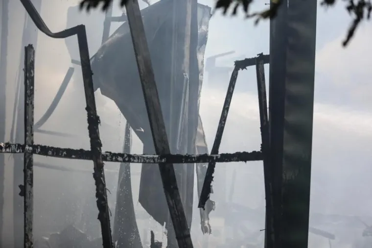 VATRA PROGUTALA ČITAV SPORTSKI CENTAR: Pogledajte razmjere požara koji je jutros buknuo nedaleko od centra Zagreba