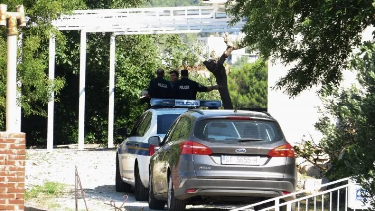 OTVORENA ISTRAGA: U septičkoj jami kuće Makaranina koji je u subotu izvršio samoubojstvo pronađeno tijelo muškarca