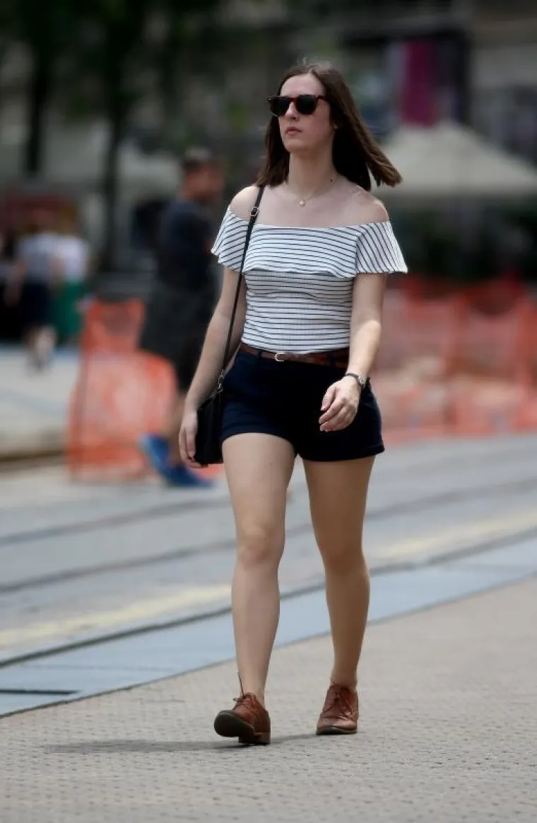 LIJEPE ŽENE PROLAZE KROZ GRAD: Pogledajte kako su se Zagrepčanke sredile za subotnju &scaron;picu