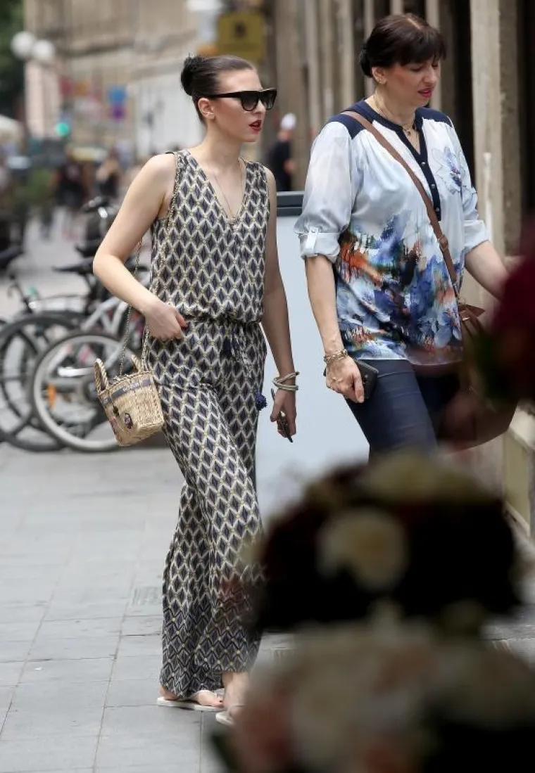 LIJEPE ŽENE PROLAZE KROZ GRAD: Pogledajte kako su se Zagrepčanke sredile za subotnju &scaron;picu